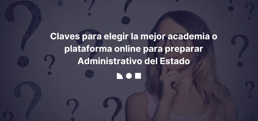 Persona comparando academias y plataformas para Administrativo del Estado