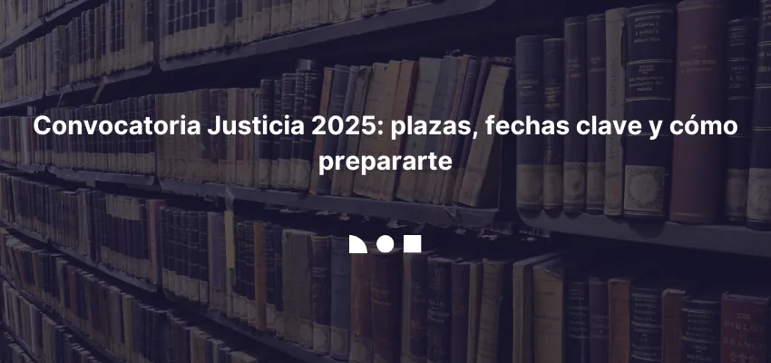 Estantería de libros jurídicos con el título de la convocatoria de Justicia 2025
